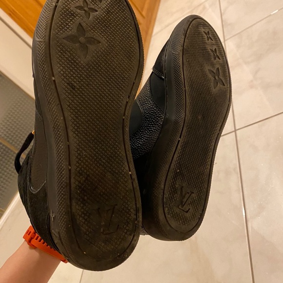 Authentic LV sneakers - Picture 4 of 5